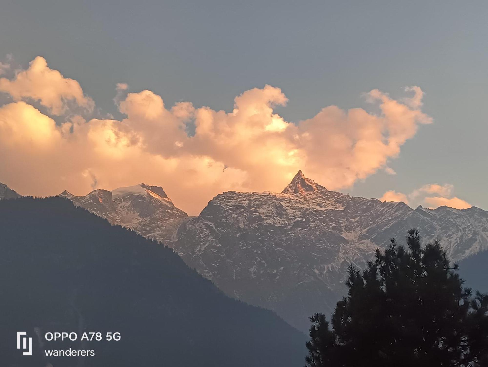 Wanderers Homestay -All Mountain Facing Rooms Kalpa Bagian luar foto